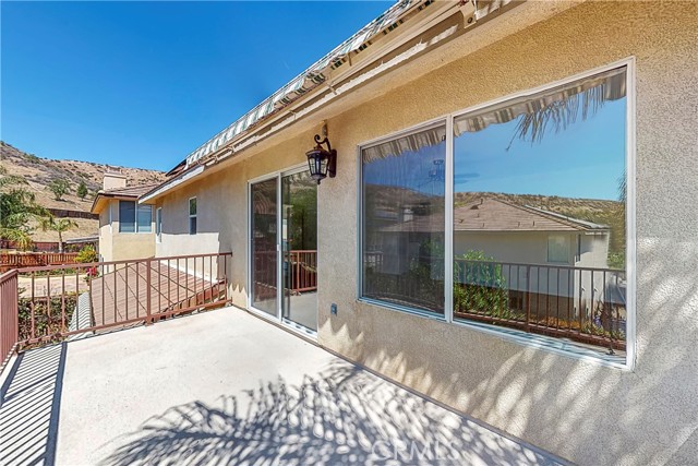 5 Bed Home for Sale in Castaic, California