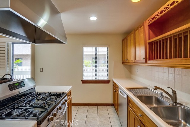511 Meyer Lane, Redondo Beach, California 90278, 2 Bedrooms Bedrooms, ,1 BathroomBathrooms,Residential,Sold,Meyer,SR19152938