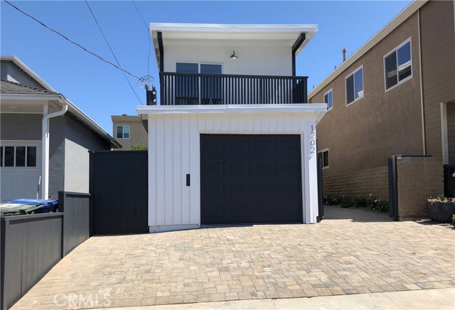 1202 20th Place, Hermosa Beach, California 90254, 2 Bedrooms Bedrooms, ,1 BathroomBathrooms,Residential,Sold,20th,SR19185438