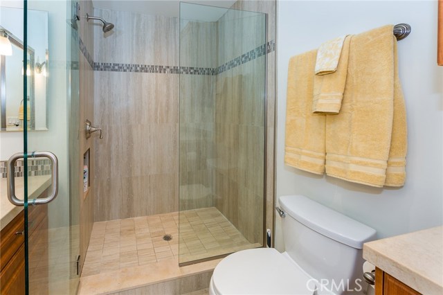 818 Camino Real, Redondo Beach, California 90277, 2 Bedrooms Bedrooms, ,2 BathroomsBathrooms,Residential,Sold,Camino Real,SR20198700