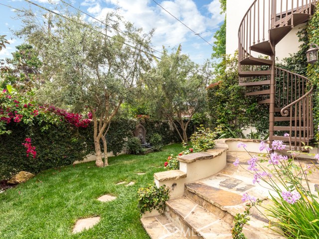 3005 Maple Avenue, Manhattan Beach, California 90266, 5 Bedrooms Bedrooms, ,4 BathroomsBathrooms,Residential,Sold,Maple,SR17121858