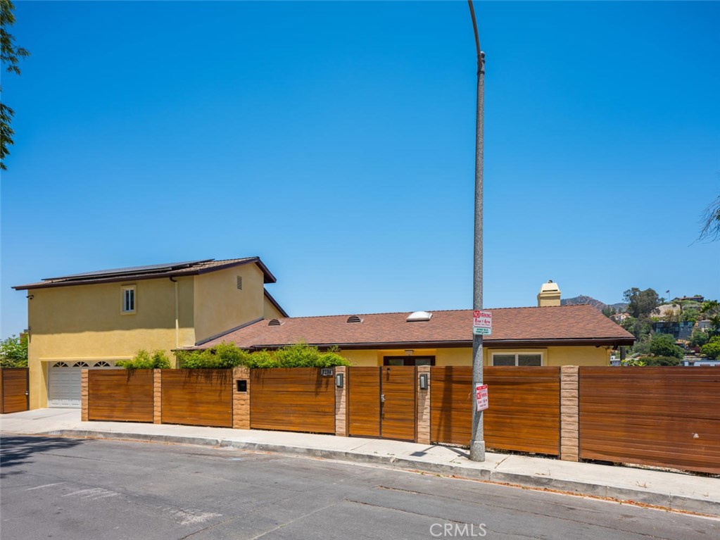 Hollywood Hills Real EstateHollywood Hills Homes For Sale