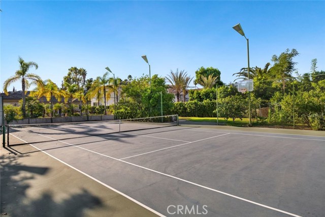 6 Bed Home for Sale in Sherman Oaks, California