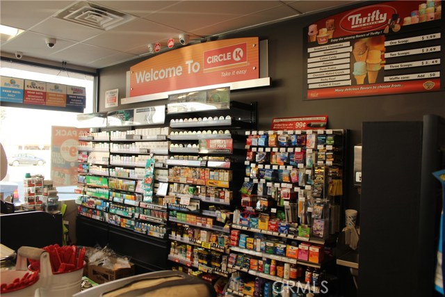 White, 93304, ,Commercial,For Sale,White,SR20204231