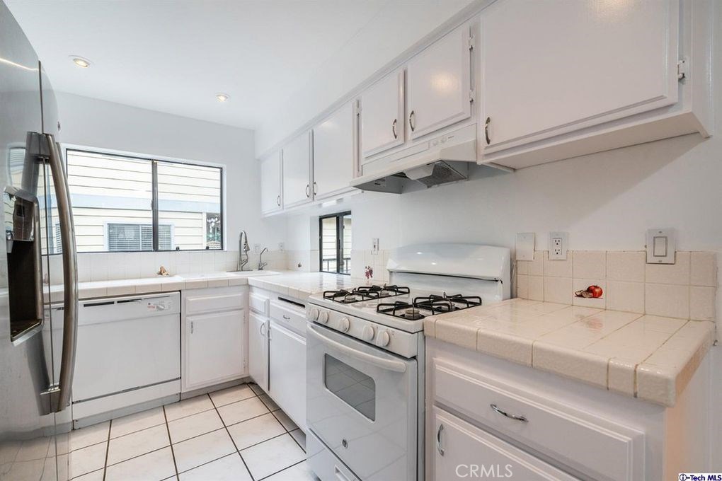 Photo for 419 PIONEER Drive, 2, Glendale, CA 91203 - Listing #SR-19248488 419 PIONEER Drive, 2, Glendale, CA 91203