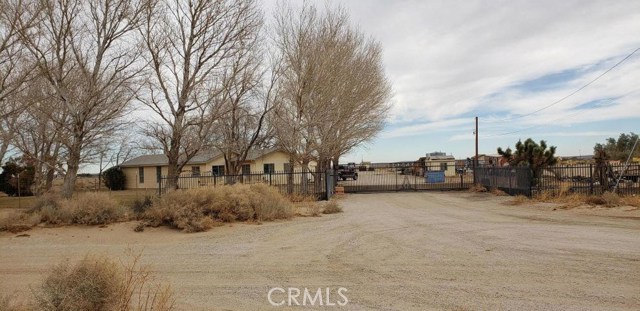 3 Bed Home for Sale in Mojave, California