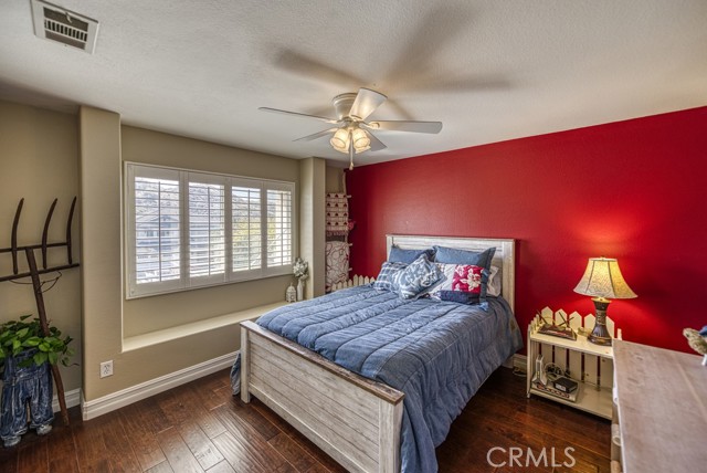 5 Bed Home for Sale in Saugus, California