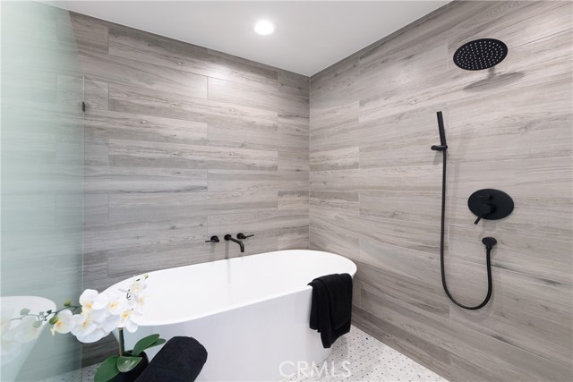 4 Bed Home for Sale in Encino, California
