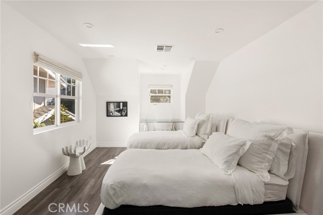 4 Bed Home for Sale in Studio City, California