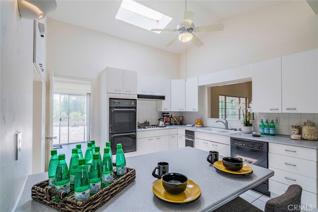 Photo for 5545 Ostin Avenue, Woodland Hills, CA 91367 - Listing #SR-19232071 5545 Ostin Avenue, Woodland Hills, CA 91367