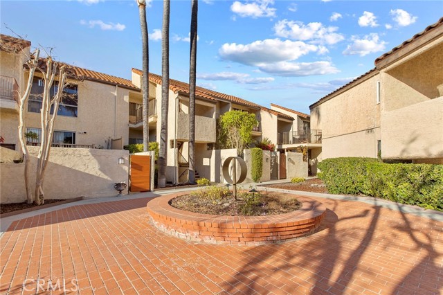 2 Bed Home for Sale in Calabasas, California