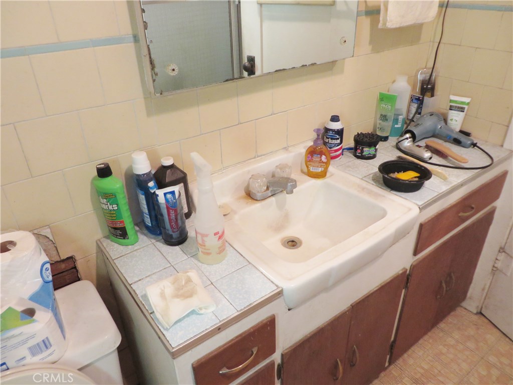 Photo for 1065 ALLEN Avenue, Glendale, CA 91201 - Listing #SR-19253303 1065 ALLEN Avenue, Glendale, CA 91201