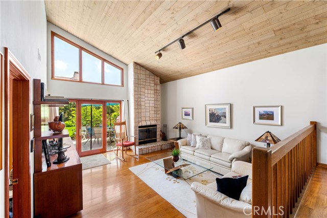 1104 Steinhart Avenue, Redondo Beach, California 90278, 3 Bedrooms Bedrooms, ,2 BathroomsBathrooms,Residential,Sold,Steinhart,SR19169285