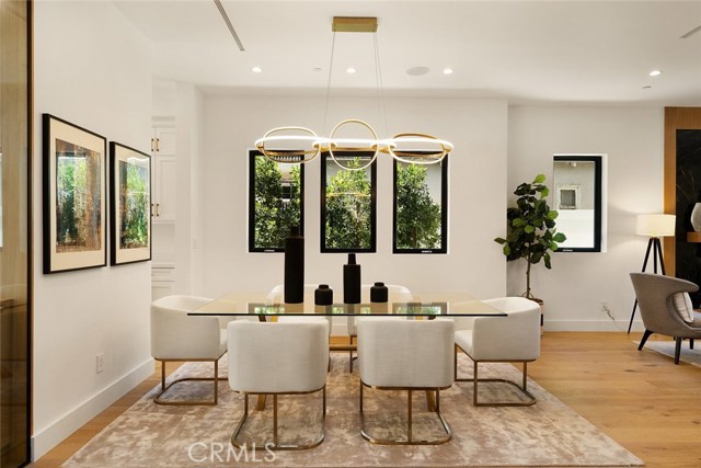 6 Bed Home for Sale in Studio City, California
