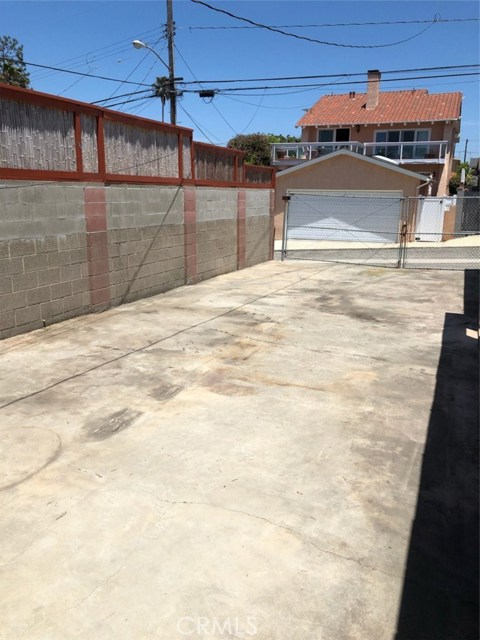 410 Maria Avenue, Redondo Beach, California 90277, 2 Bedrooms Bedrooms, ,1 BathroomBathrooms,Residential,Sold,Maria,SR19153739