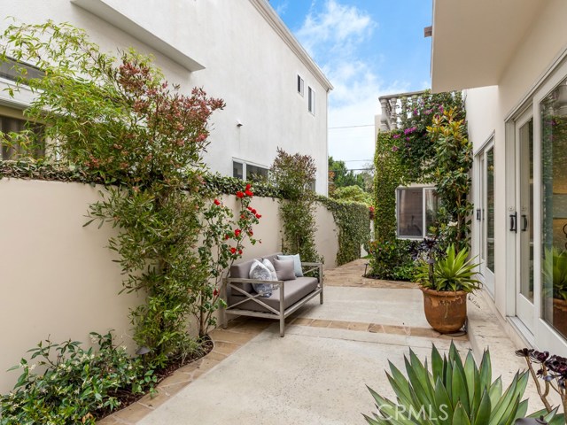 3005 Maple Avenue, Manhattan Beach, California 90266, 5 Bedrooms Bedrooms, ,4 BathroomsBathrooms,Residential,Sold,Maple,SR17121858