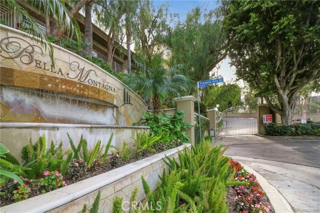 Photo of 5240 Premiere Hills Circle #213, Woodland Hills, CA 91364