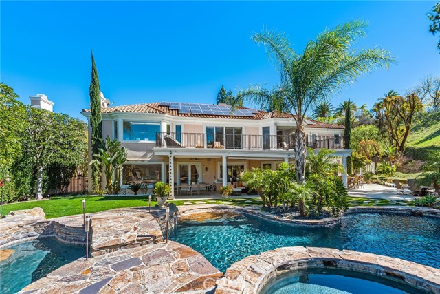 6 Bed Home for Sale in Calabasas, California