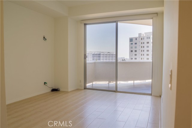7250 Franklin Avenue #401