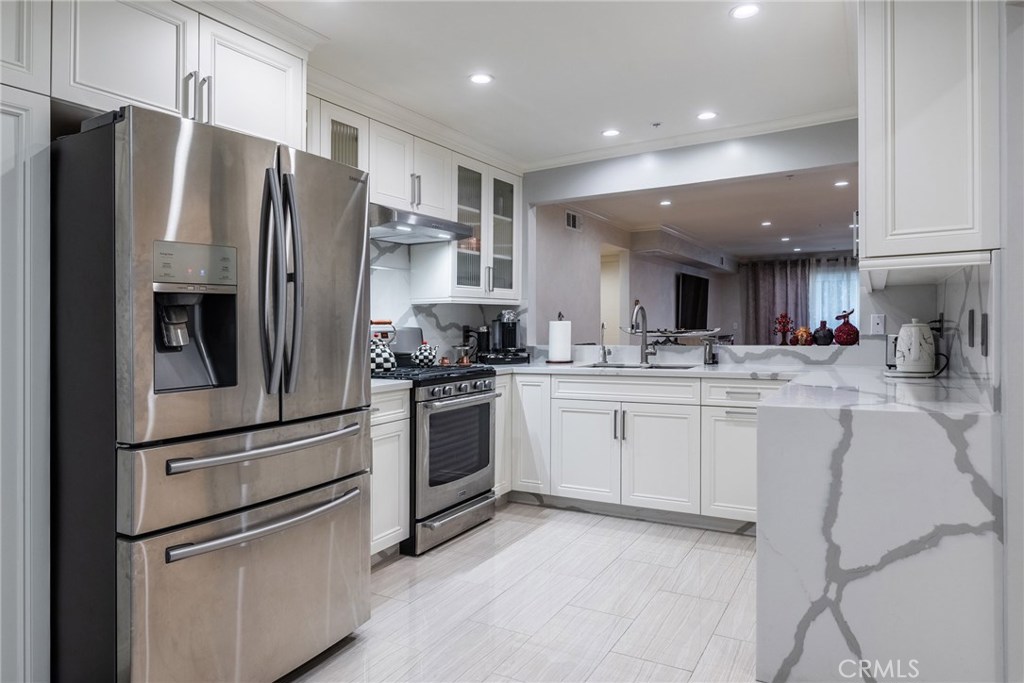Photo for 1020 DAVIS Avenue, 105, Glendale, CA 91201 - Listing #SR-19270214 1020 DAVIS Avenue, 105, Glendale, CA 91201