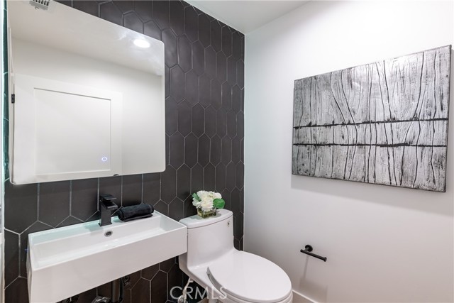 4 Bed Home for Sale in Encino, California