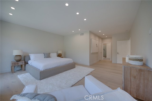 3 Bed Home for Sale in Encino, California
