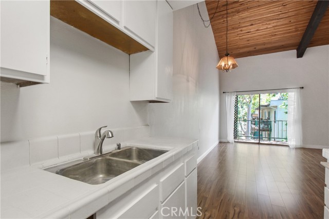 1 Bed Home for Sale in Encino, California
