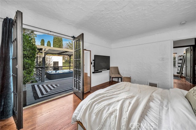 2 Bed Home for Sale in Toluca Lake, California