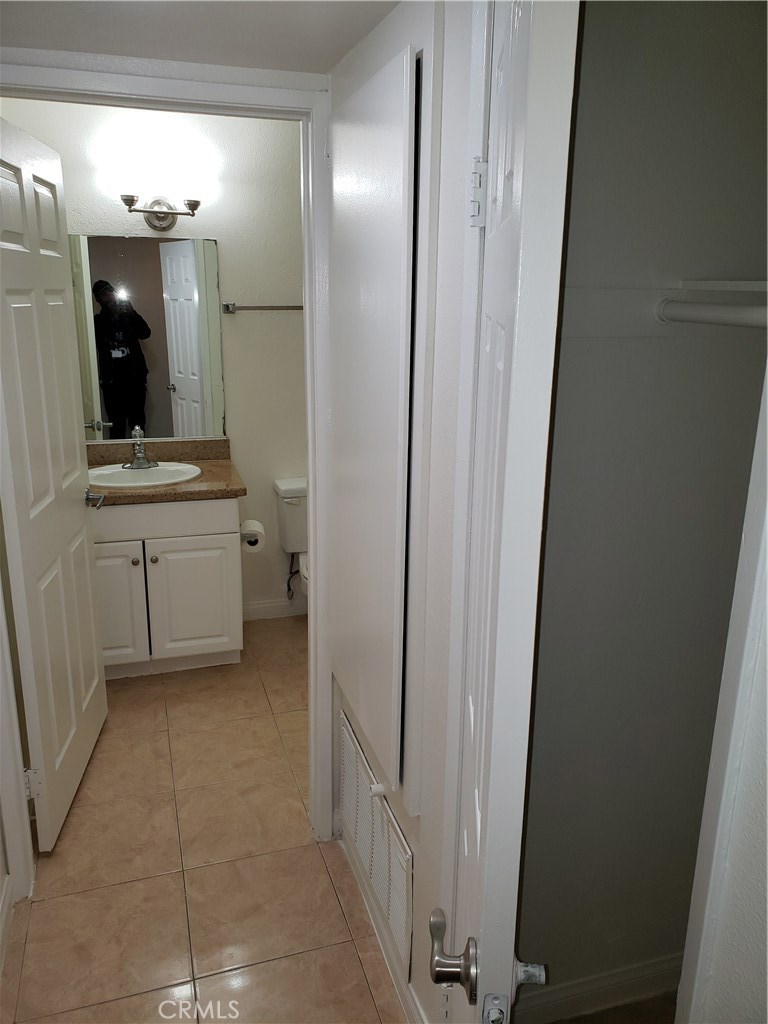 Photo for 5525 Canoga Avenue, 219, Woodland Hills, CA 91367 - Listing #SR-19278251 5525 Canoga Avenue, 219, Woodland Hills, CA 91367