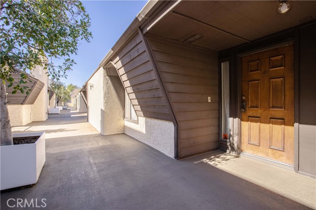 2 Bed Home for Sale in Van Nuys, California