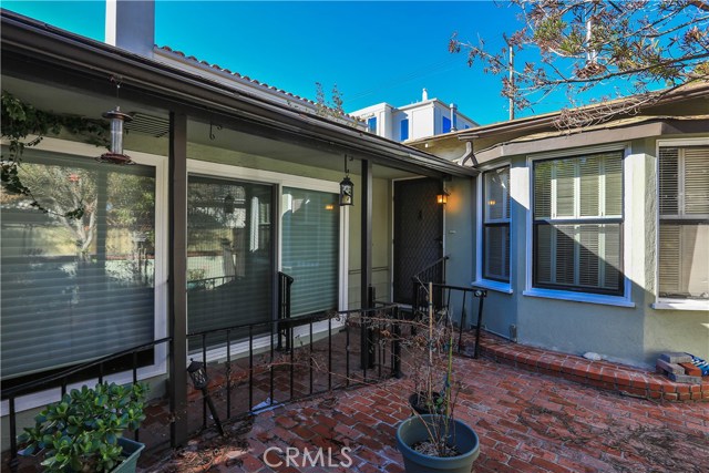 409 3rd Street, Manhattan Beach, California 90266, 3 Bedrooms Bedrooms, ,1 BathroomBathrooms,Residential,Sold,3rd,SR17010293