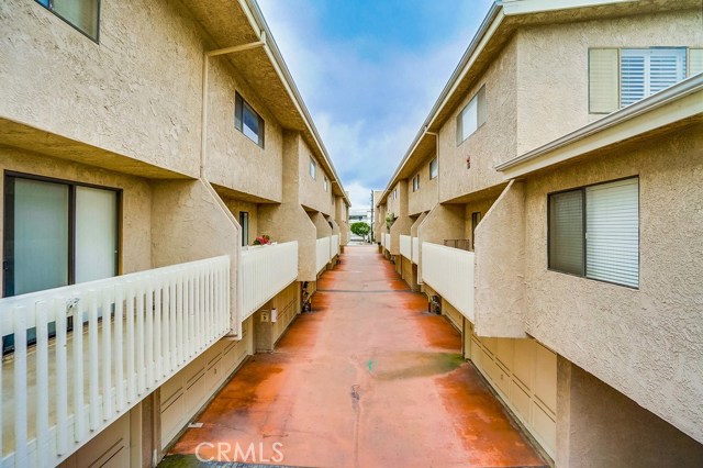 511 Meyer Lane, Redondo Beach, California 90278, 2 Bedrooms Bedrooms, ,1 BathroomBathrooms,Residential,Sold,Meyer,SR19152938