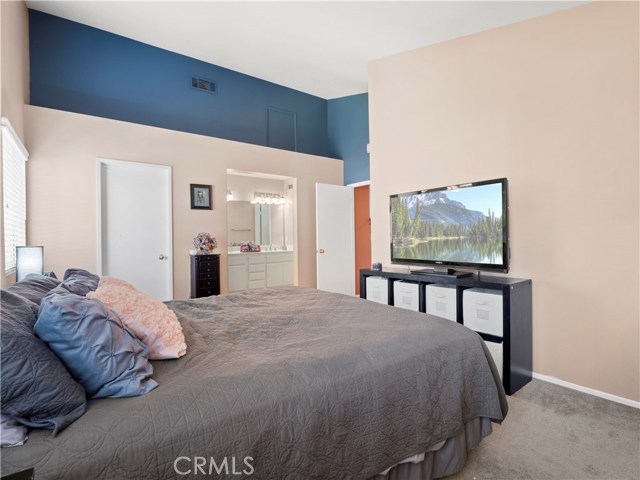 2 Bed Home for Sale in Saugus, California