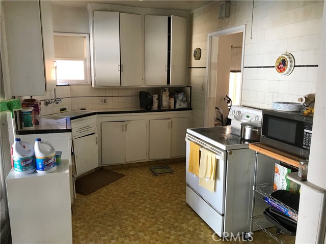 410 Maria Avenue, Redondo Beach, California 90277, 2 Bedrooms Bedrooms, ,1 BathroomBathrooms,Residential,Sold,Maria,SR19153739