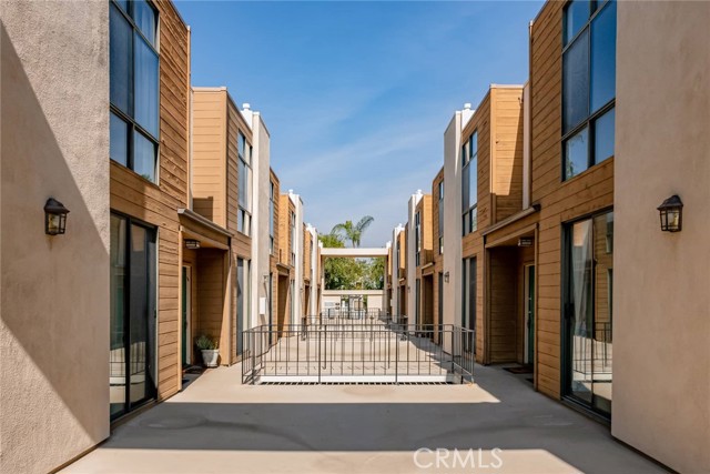 2 Bed Home for Sale in Sherman Oaks, California