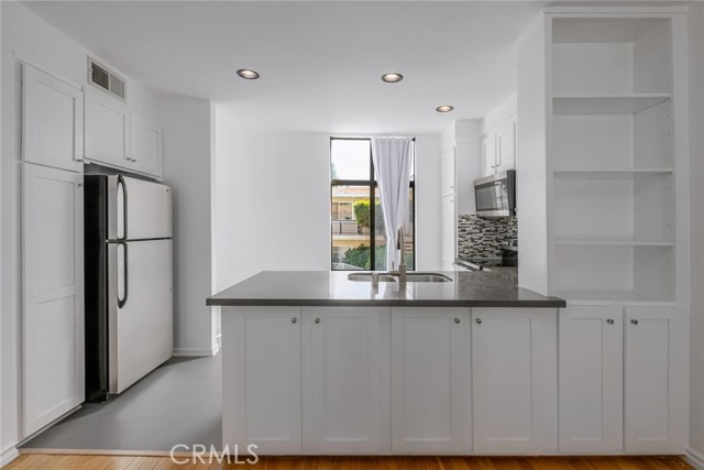 2 Bed Home for Sale in Sherman Oaks, California