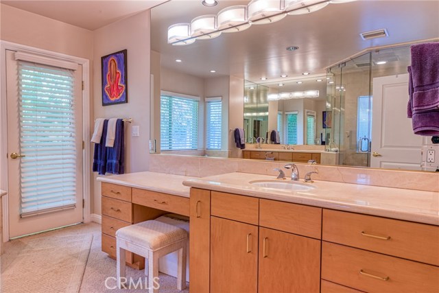5 Bed Home for Sale in Encino, California