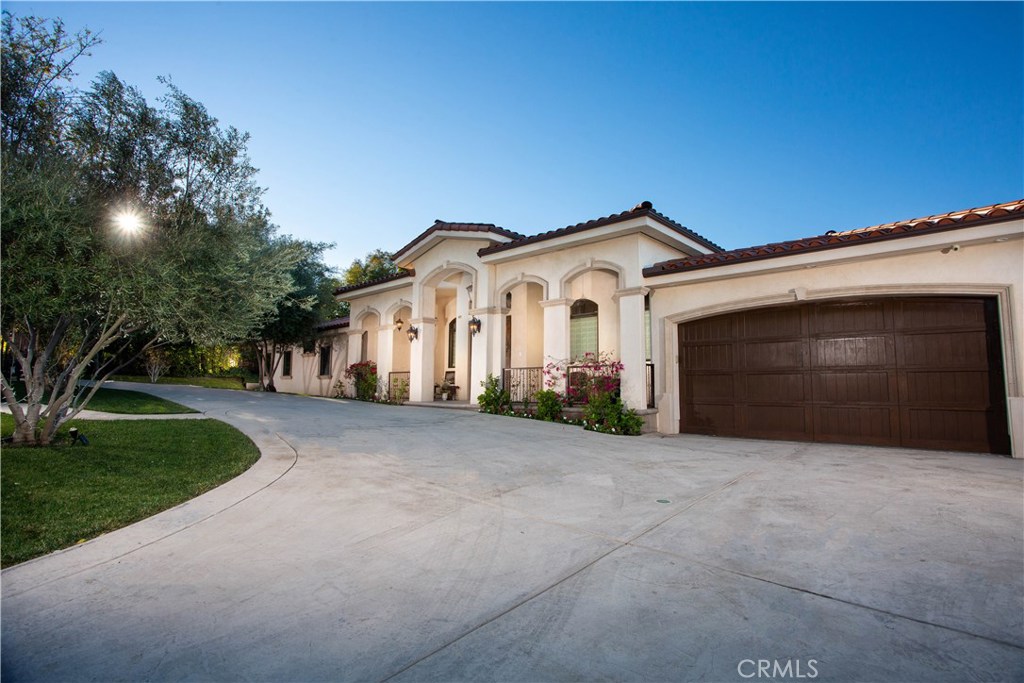 Photo of 5135 QUAKERTOWN AVENUE, Woodland Hills, CA 91364