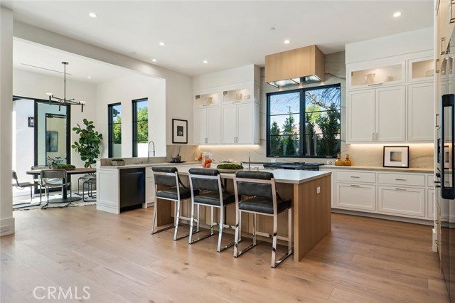 5 Bed Home for Sale in Encino, California