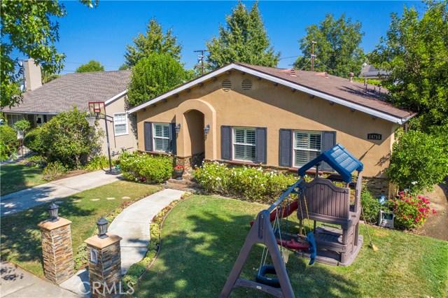 4 Bed Home for Sale in Sherman Oaks, California