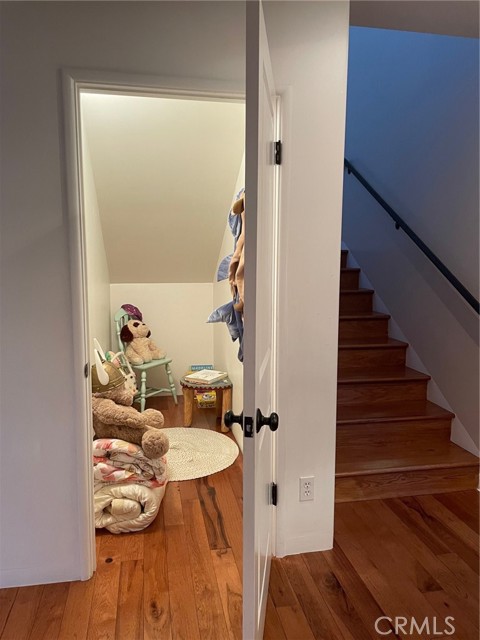 5 Bed Home for Sale in Studio City, California