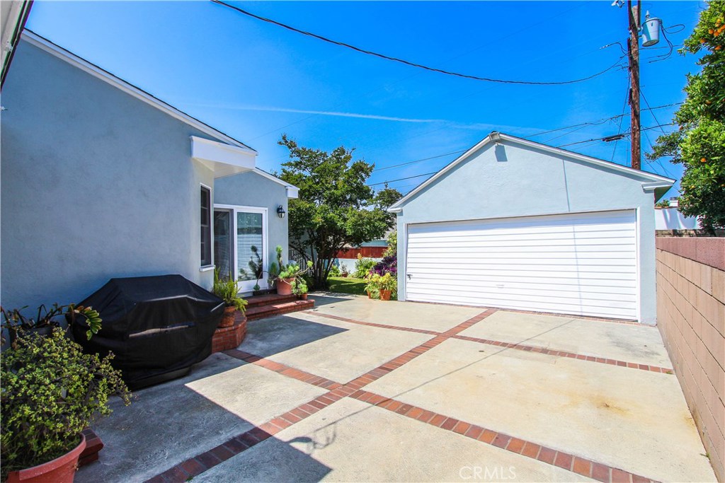 Photo for 1317 IDLEWOOD Road, Glendale, CA 91202 - Listing #SR-19113891 1317 IDLEWOOD Road, Glendale, CA 91202