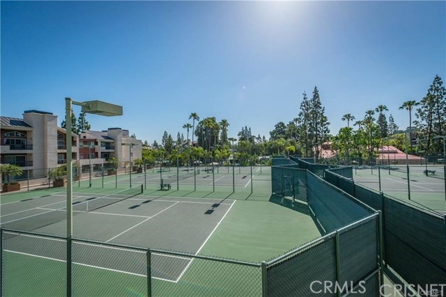Photo for 5525 Canoga Avenue, 219, Woodland Hills, CA 91367 - Listing #SR-19278251 5525 Canoga Avenue, 219, Woodland Hills, CA 91367