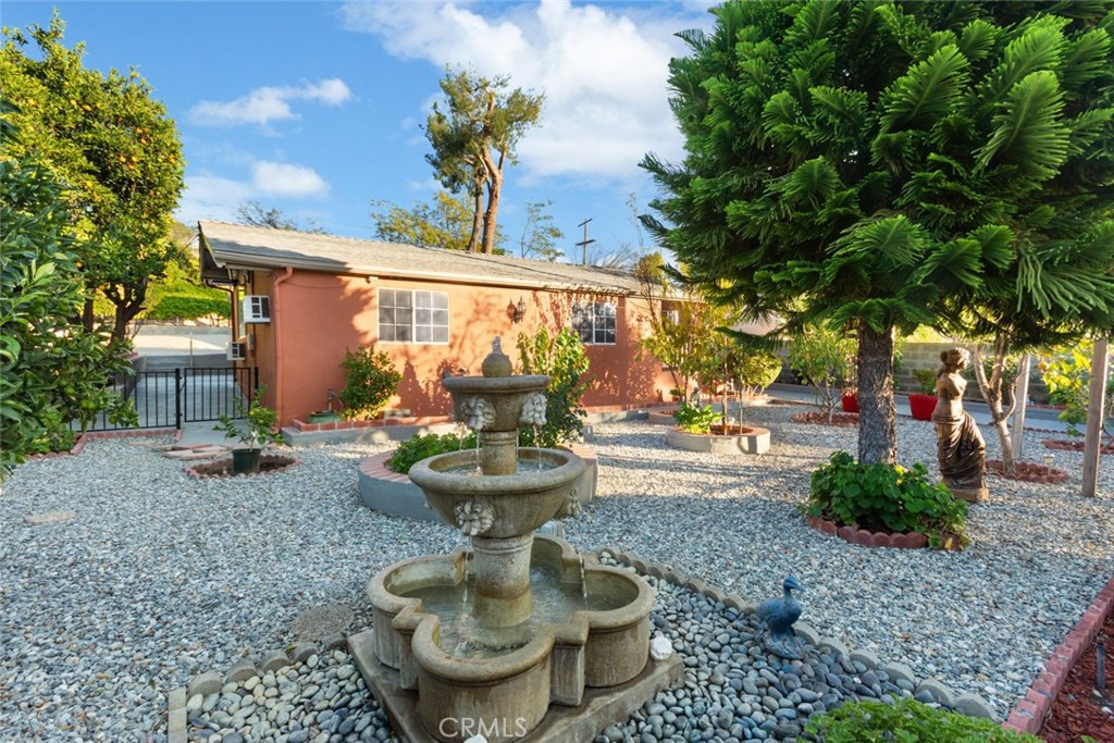 Photo for 10446 COMMERCE Avenue, Tujunga, CA 91042 - Listing #SR-19264417 10446 COMMERCE Avenue, Tujunga, CA 91042