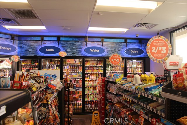 White, 93304, ,Commercial,For Sale,White,SR20204231