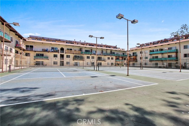 1 Bed Home for Sale in Encino, California