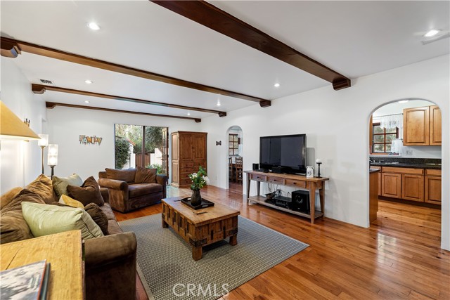 5 Bed Home for Sale in Studio City, California