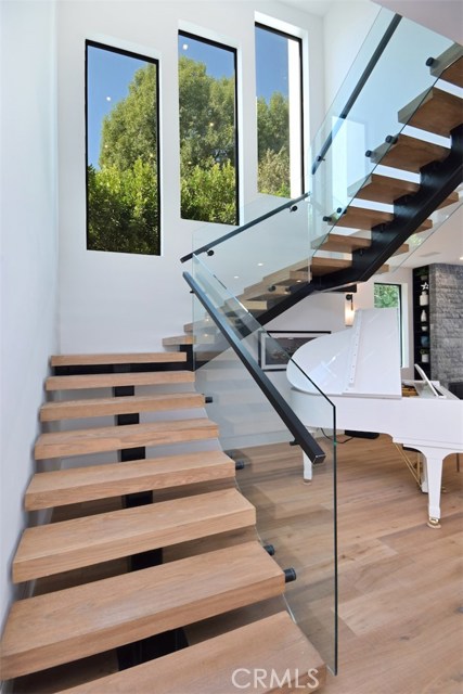 5 Bed Home for Sale in Sherman Oaks, California