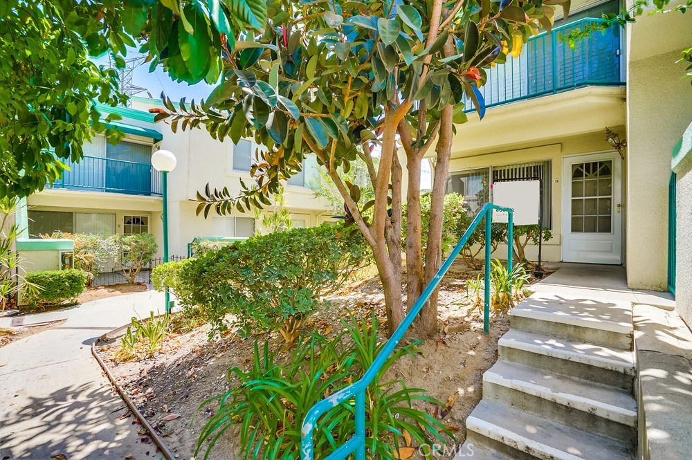 Photo of 18530 Mayall Street #H, Northridge, CA 91324