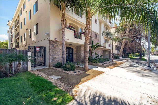 3 Bed Home for Sale in Studio City, California